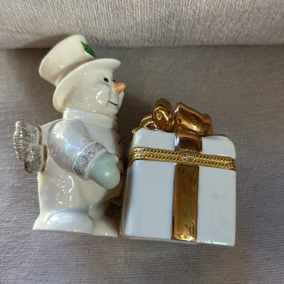 Lenox Snowman with Hinged Trinket Box - Picture 5 of 7